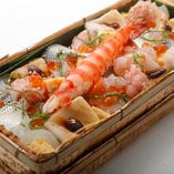 極上　ばらちらし弁当Super Rich Assortment of Raw Fish Bento (box sushi)