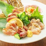 奈良・大和肉鶏使用　地鶏の焼き霜造り盛り合わせ
★５種類の部位を食べ比べ