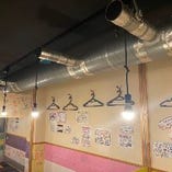 充実の換気システム。当店は焼肉屋と同じ換気システムを導入しており、店内の換気は万全に行われております。