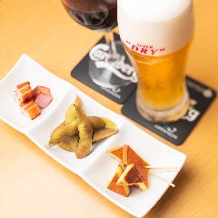 ちょい飲みにも最適なカジュアルさ！お酒に合う逸品が揃います