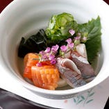 【寿司会席】
旬の食材を使用した京料理でおもてなしいたします