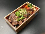 9、特選上ハラミと牛塩タンのW焼肉弁当