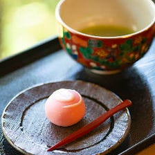 職人の伝統と技が光る和菓子の芸術品