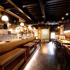 フロアはお一人様~大人数のご宴会まで幅広く対応!