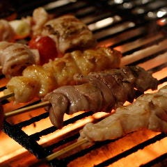 鳥・豚・肉巻き・野菜!多彩な串焼きを召し上がれ♪