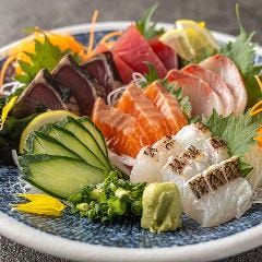 当店おすすめの海鮮メニュー・土鍋ご飯をお楽しみください