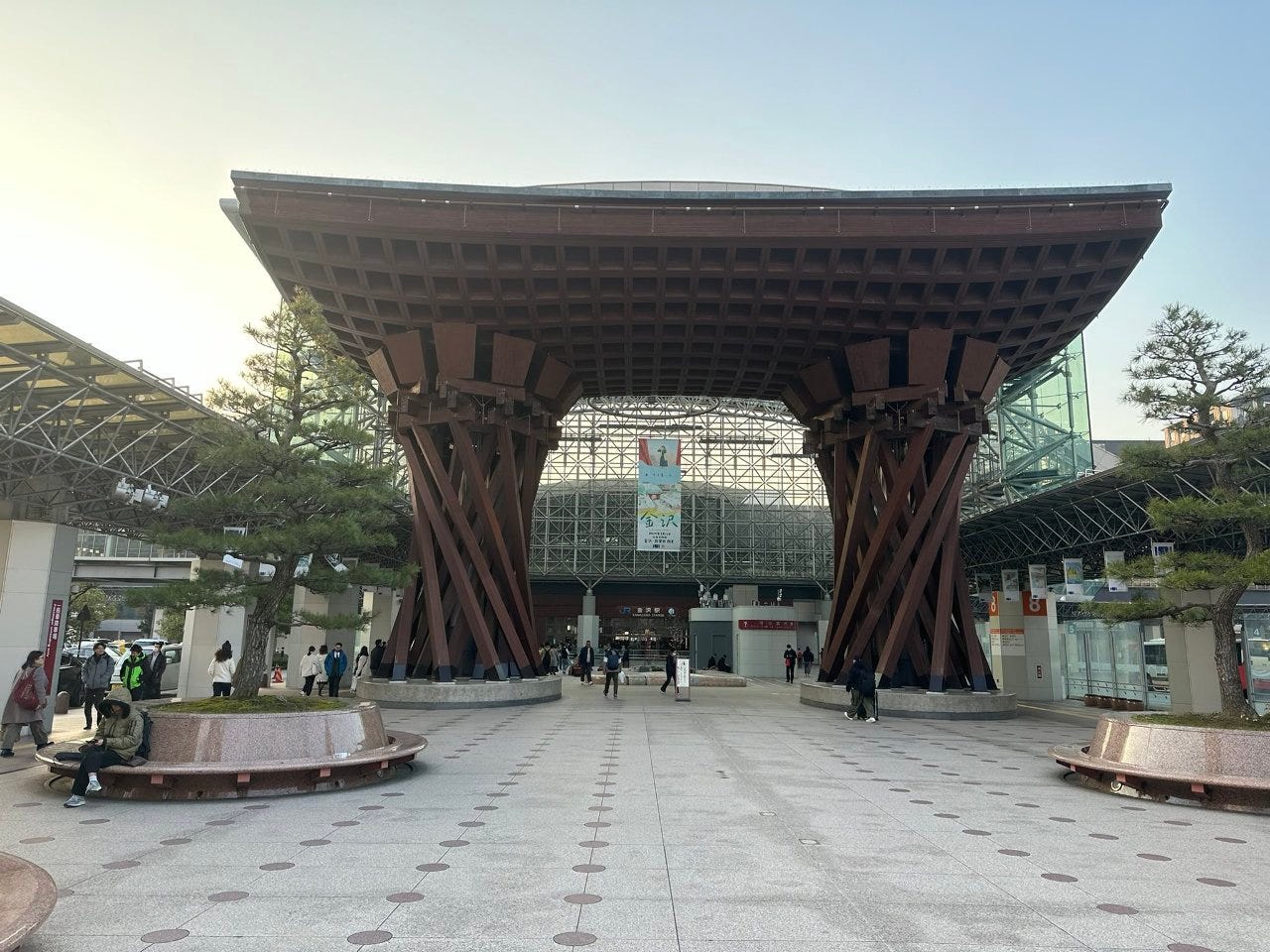 ４月のご当地祭りは
<北陸グルメ祭りin富山・金沢> 