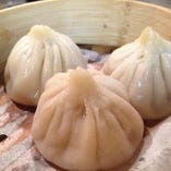 本場中国の点心師が作る肉汁たっぷり「上海風 小籠包」