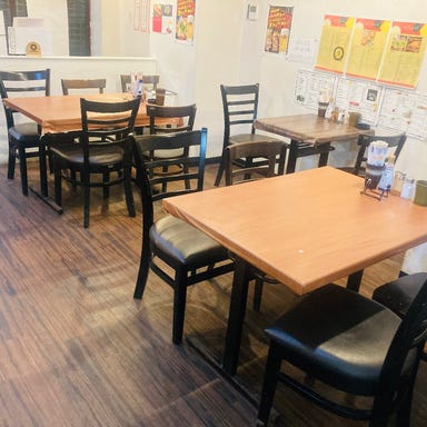 とり9 蒔田店_テーブル席(2~3名様×1卓)(4~6名様×3卓)