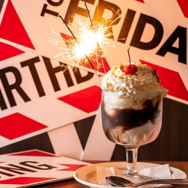 TGI FRIDAYS 神奈川芸術劇場店_誕生日や記念日を一生の思い出に!