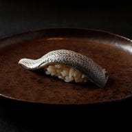 鮨 いつつ_当店は全席カウンター席でコースは拘りの1コース