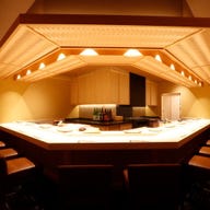 鮨 いつつ_全12席のカウンター席