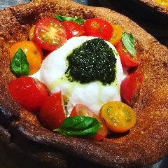 ブラータチーズと熱々クラフティのバジルソース！