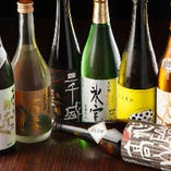 地元岐阜県の地酒を厳選取り揃え。ワインセラーには世界の銘酒も