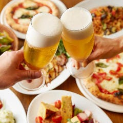 乾杯に欠かせないビールやイタリア産ワインなど約15種が飲み放題