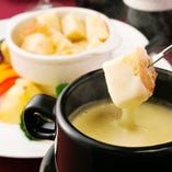 ローストビーフやチーズフォンデュは女性のお客様に大好評♪