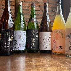 月替わりで日本酒を仕入れています