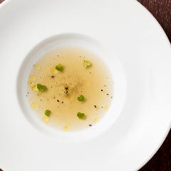 穴熊のフォン （穴熊の骨や筋でとったスープ）