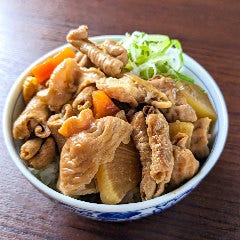 ヤマネ肉店 亀戸店_ヤマネのもつ煮丼