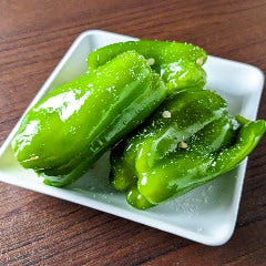 ヤマネ肉店 亀戸店_やみつき！かぶりつきピーマン