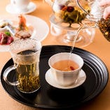 中国茶アドバイザーがお好みのお茶選びやブレンドも承ります