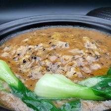 フカヒレと黒トリュフの土鍋餡かけチャーハン