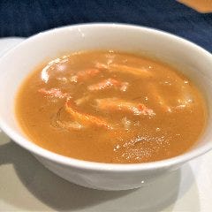 お勧め白湯料理NO.1＜フカヒレと蟹肉の特製スープ＞