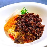 4.北京式ザージャー麺 梨添え