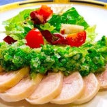 お勧め3.国産鶏モモ肉巻き蒸し　菜の花葱生姜ソース