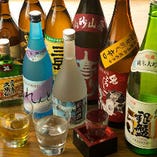 日本酒・焼酎ともに、お料理に合う銘柄を幅広く取り揃えております。