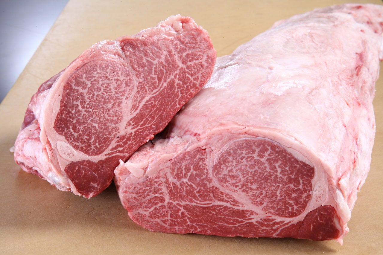 飛騨牛のフィレ肉は、適度に霜降りが入り甘みがあります。