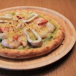 海の幸バジル香るシーフードピザ