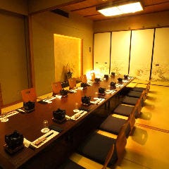 寛ぎの個室で博多・中洲を満喫下さい。