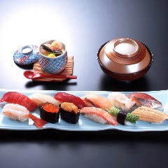 にぎりのセットは当店自慢の味をお手頃な価格でお楽しみ頂けます