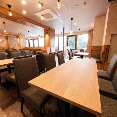 全140種食べ放題 中華居酒屋 にぃしょうわぁしょう川崎_広々とした店内!最大140名様までご案内できる空間!