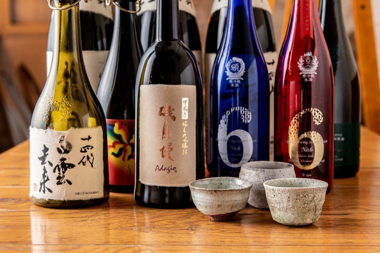 利き酒師が選ぶ季節や料理に合わせた全国各地の日本酒。