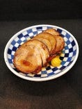 炭火つるし焼豚(バラ)/お肉の旨味と脂身の甘さのコラボ