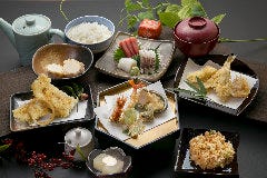 活け物天ぷらコース　　　　　 　　月　　　　　　　　　6800円