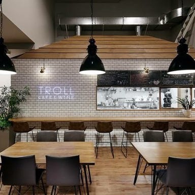 CAFE＆WINE TROLL（カフェ＆ワイン トロール）  店内の画像