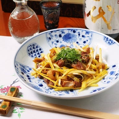 旬彩 一楽_地鶏と黄ニラ炒め