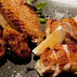 川俣軍鶏の炭火焼きは、鶏本来の味を楽しめます