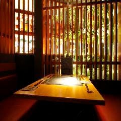 ゆったり寛げる大人の半個室 （２～４名様）