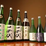 大吟醸を中心に30～40種の日本酒を取り揃え。季節ものもあります