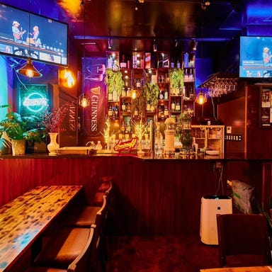 本格シュラスコ食べ放題&肉酒場 ビアバックス 上野店_ゆったりとお楽しみいただける空間で、本格シュラスコはじめ自慢のグリル料理をお楽しみください。