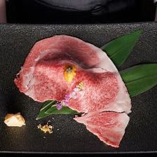 肉寿司の概念を覆す、贅沢な一品！