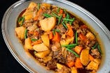 【お肉料理12】
壱岐牛　肉じゃが
※5000円コースのみお選びいただけます