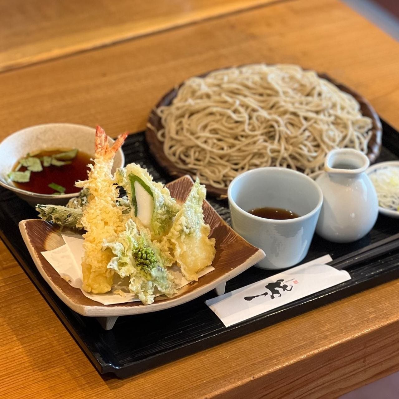 極粗でも切れにくいお蕎麦が打てる大理石のエンボスローラー‼️ 焦がしニンニク味噌まぜそば | みんなのテンホウ