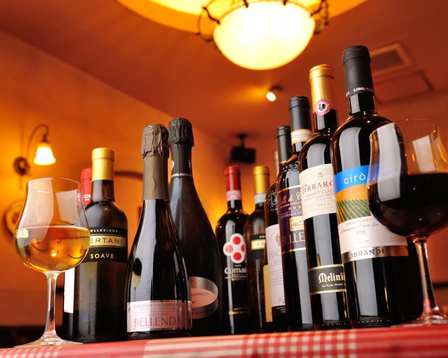 イタリアワインはボトル、グラスでのご提供も☆