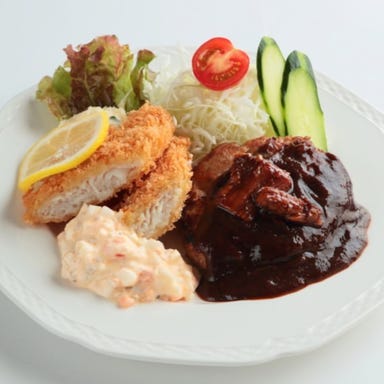 ソラーレ・ドーノ_【サービスランチ】ハンバーグ&白身フライセット