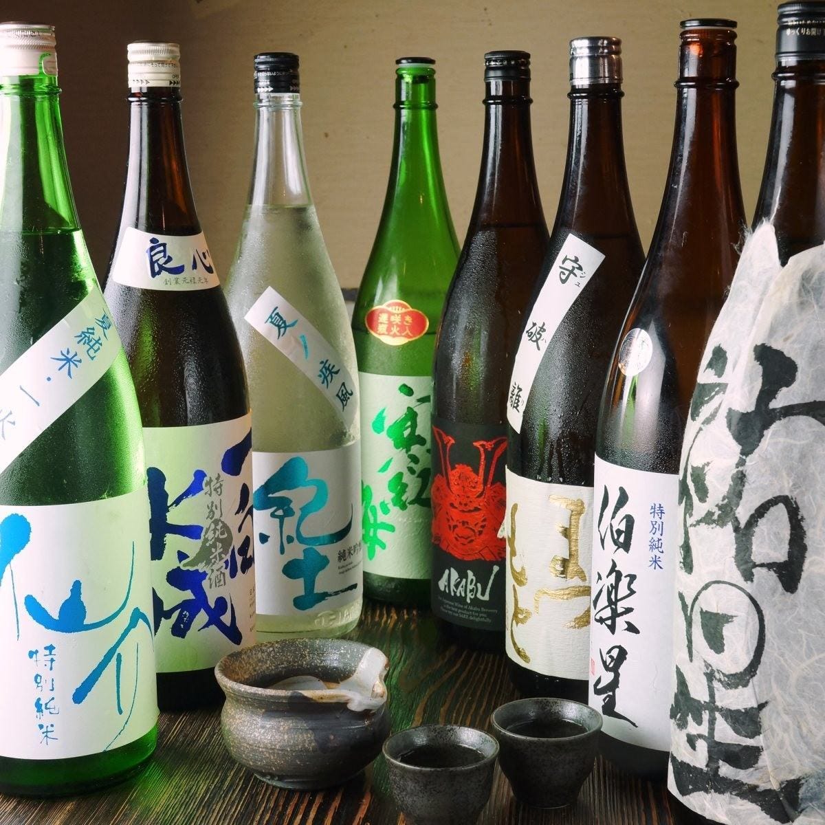 日本酒にこだわり全国から焼き鳥とのマリアージュでご用意。